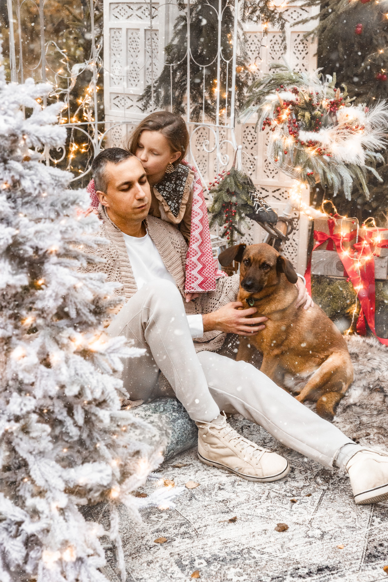 Rodzinna sesja świąteczna śnieg