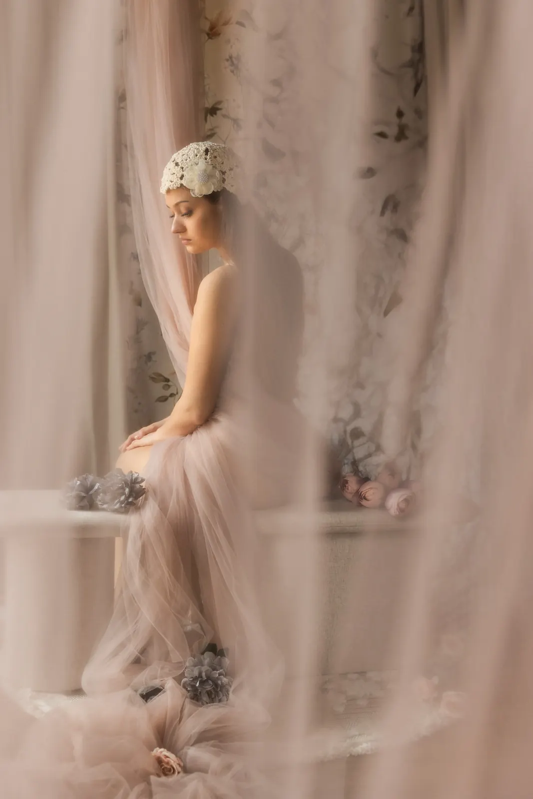 Sesja kobieca w studiu, pełny portret w naturalnym świetle - Poznań